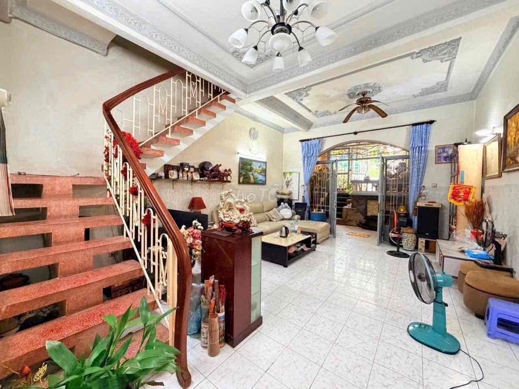 You're the size of the 110 meter floor area, the area that uses 250 meters, 7 meters,