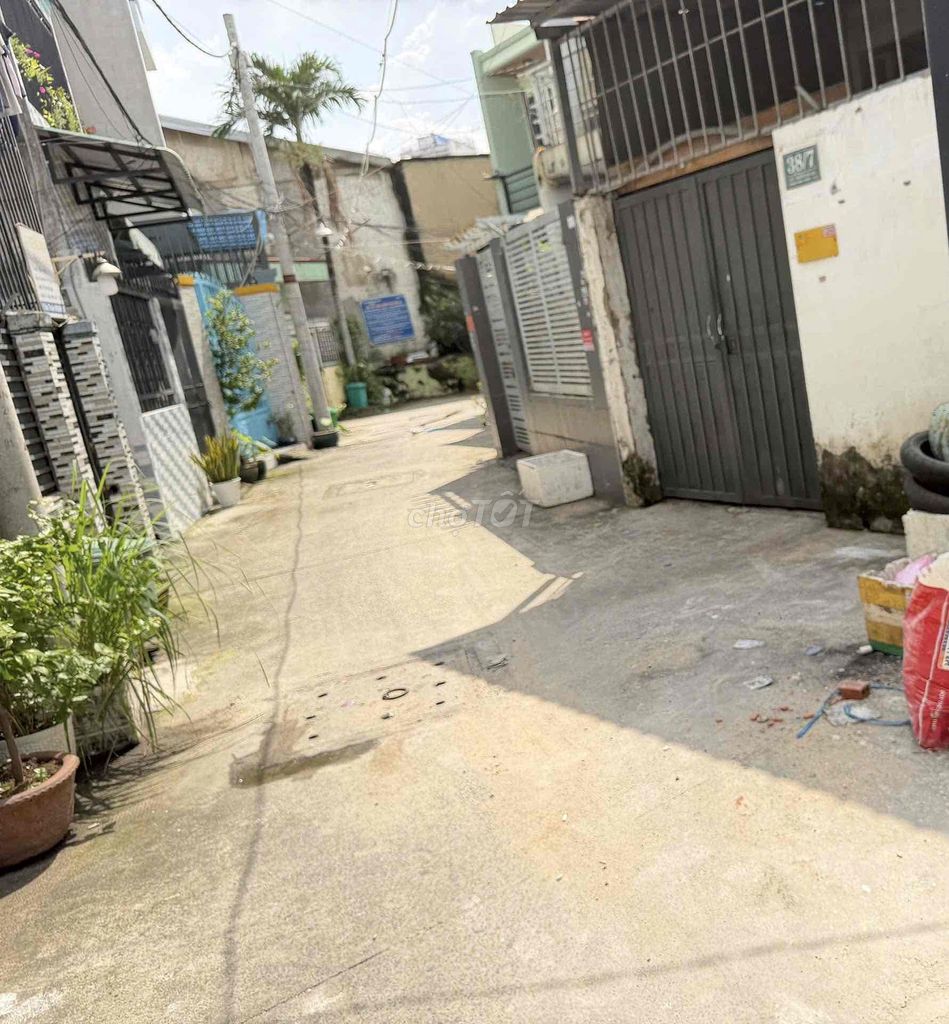 Rent Nguyễn Văn Quá Street Homes.