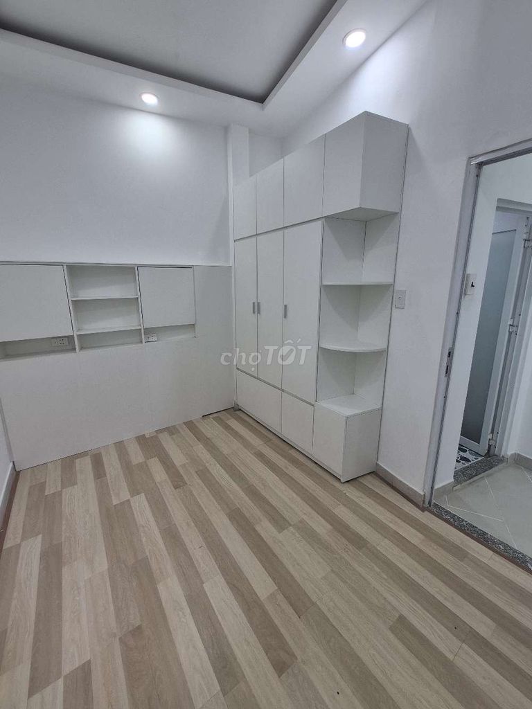 Rent 4 X10 M 1 2-story bedroom 2 new toilets 100% Lê Trọng Tấn.