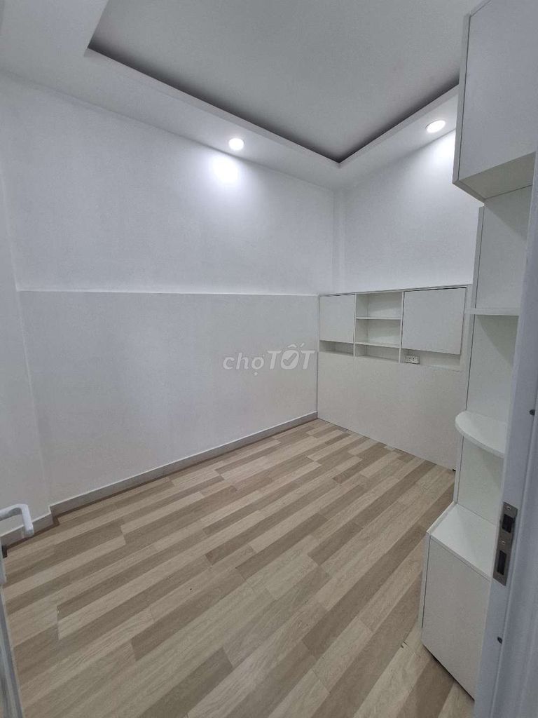 Rent 4 X10 M 1 2-story bedroom 2 new toilets 100% Lê Trọng Tấn.