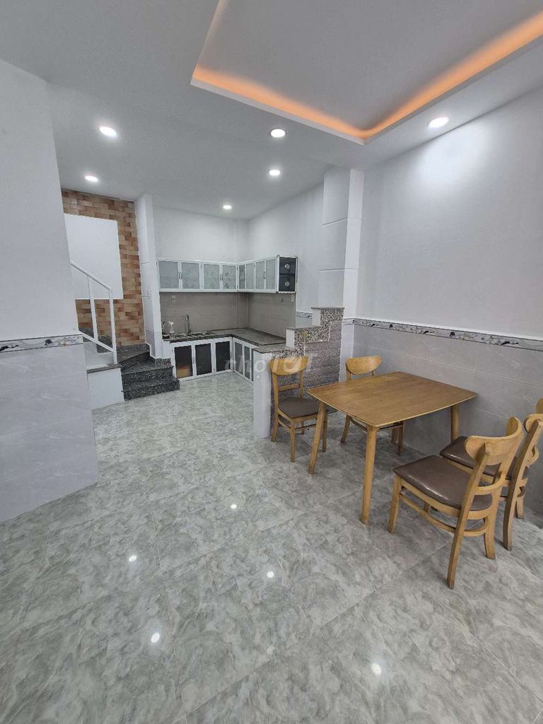 Rent 4 X10 M 1 2-story bedroom 2 new toilets 100% Lê Trọng Tấn.