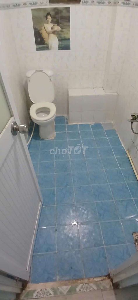 Two bedrooms, two toilets near Qq Market, University of Industrials.