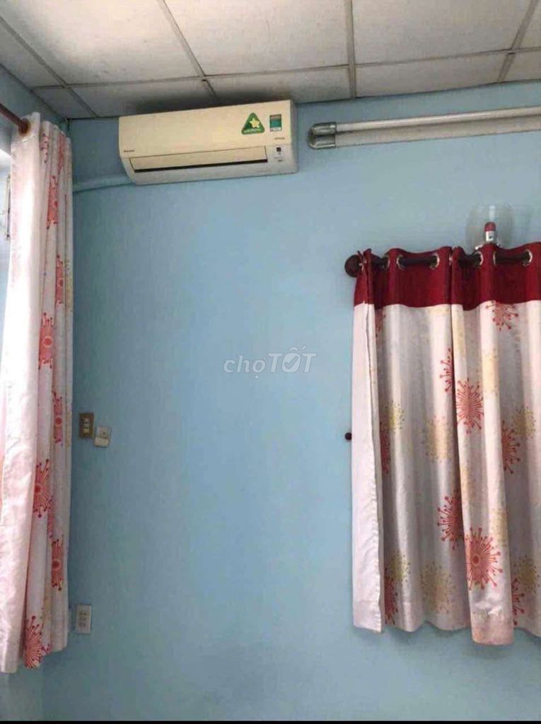 Two bedrooms, two toilets near Qq Market, University of Industrials.