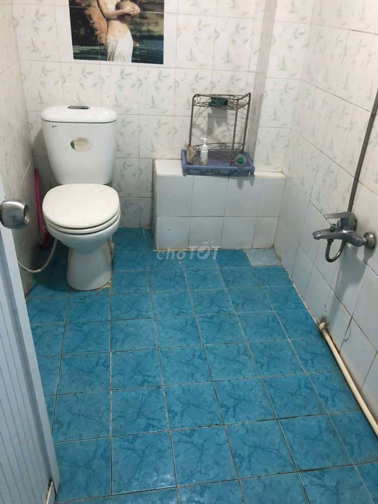 Two bedrooms, two toilets near Qq Market, University of Industrials.