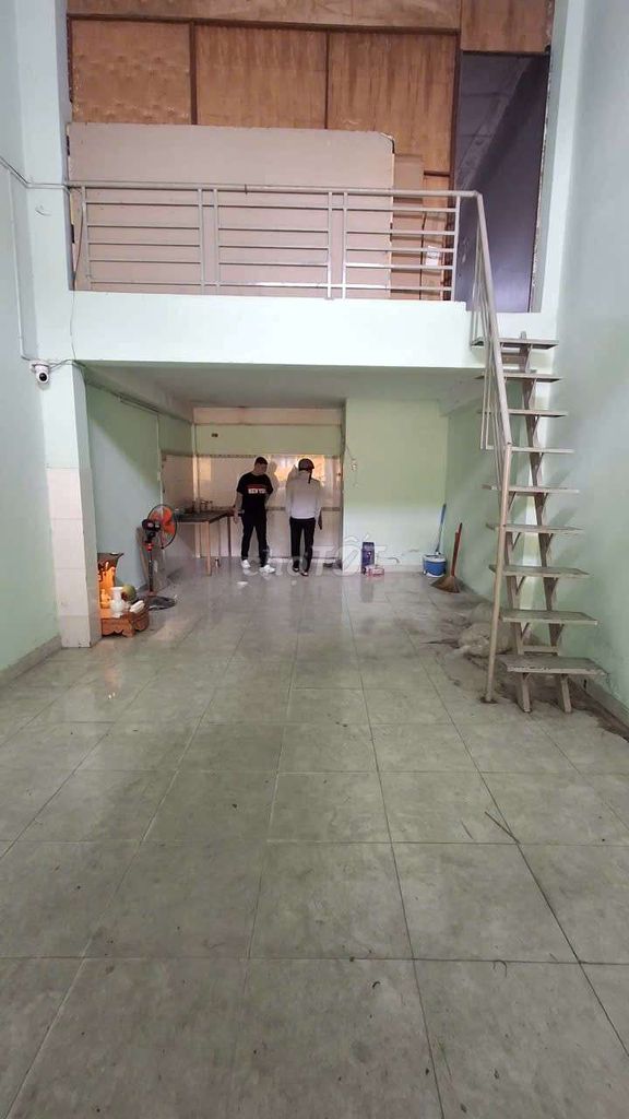 Rent 4 x 20 meters of floating power 3 fa Lê Trọng Tấn alley
