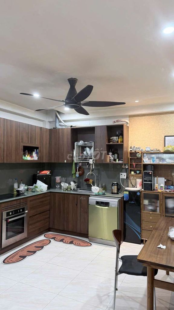 8 rooms. Trần Thái Tông. Tân Bình