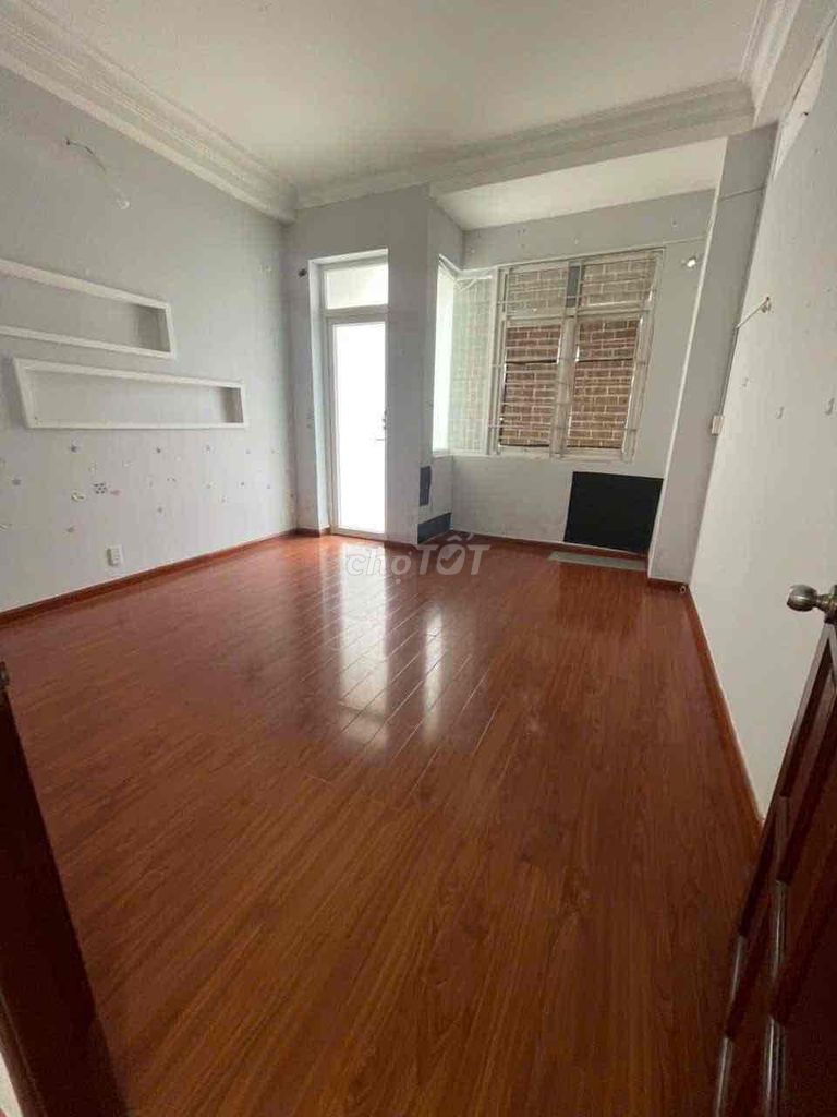 Rent a Lạc Long Quân 4 x 15 ground 4 4th floor bedroom