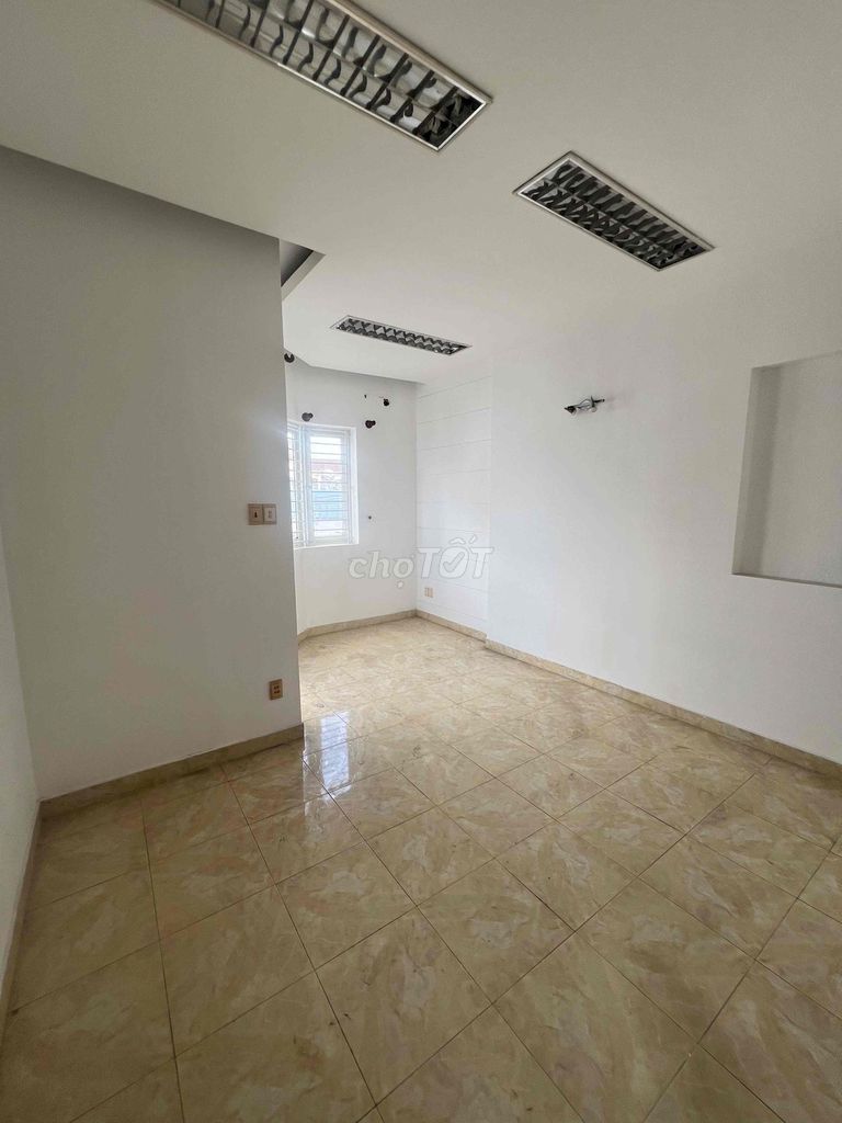 Rent a Lạc Long Quân 4 x 15 ground 4 4th floor bedroom