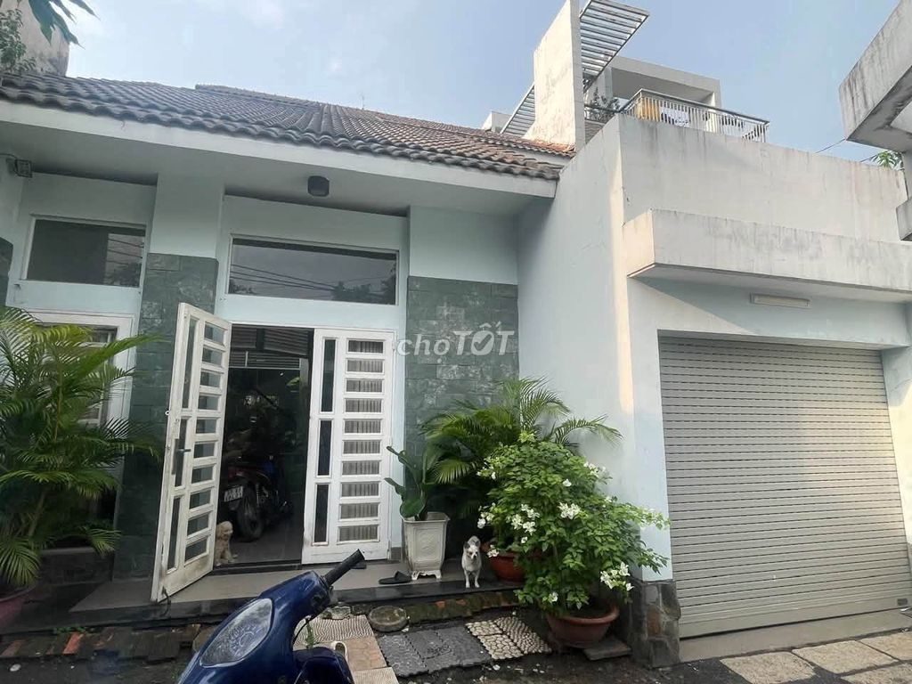 Rent the Thạnh Lộc 15, District 12, 8 x 30 meters, 5 bedrooms