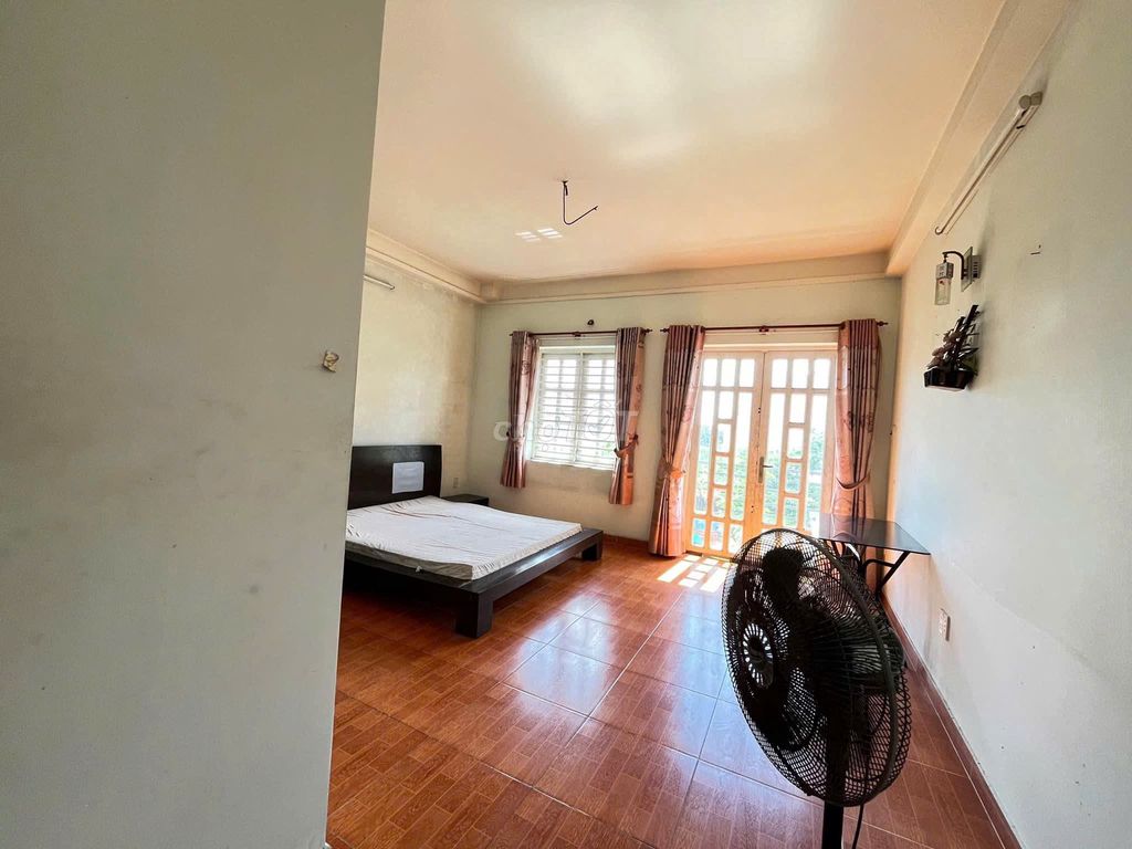 Rent 13 E Intresco Street 7 million a month.