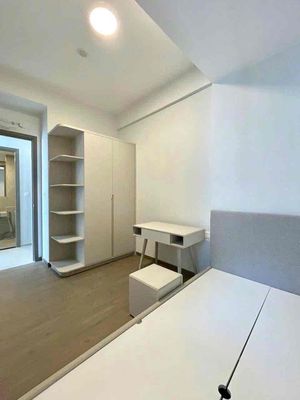 The 2 View Lake Bedrooms are 8.5 million per basic 7 million. Ith Xiang