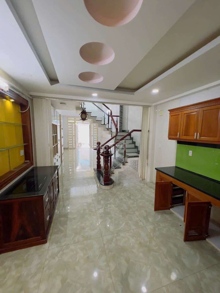Rent four blocks of the 114/ Phạm Văn Chiêu Gò Vấp 4 bedroom 5 toilets 15 million