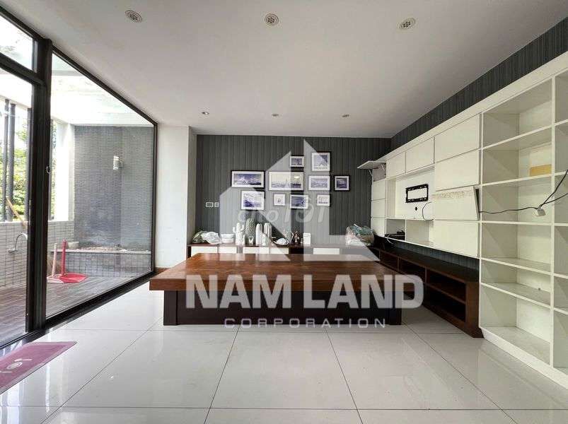 The villa is full of iwr, expert only 45 million.