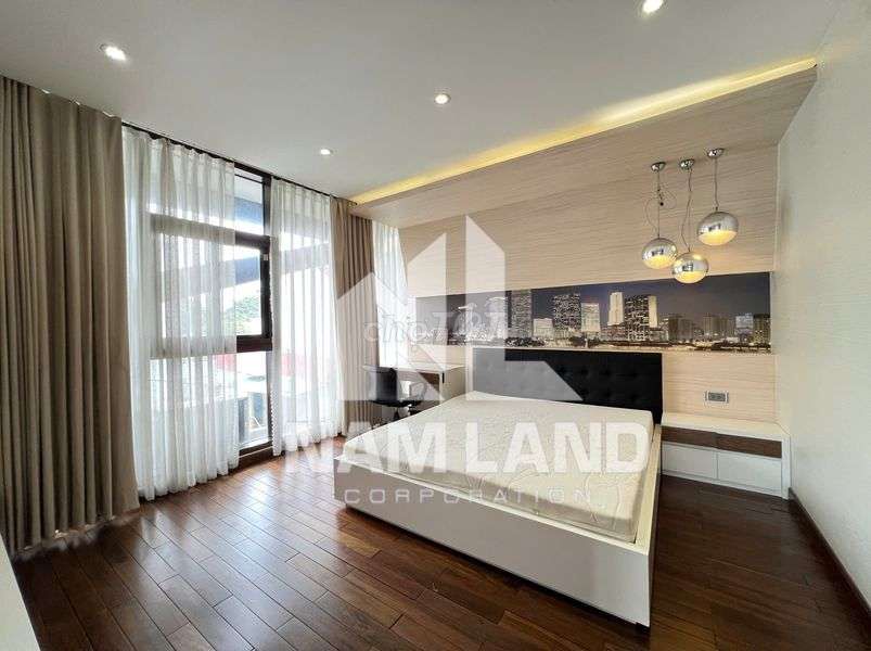 The villa is full of iwr, expert only 45 million.