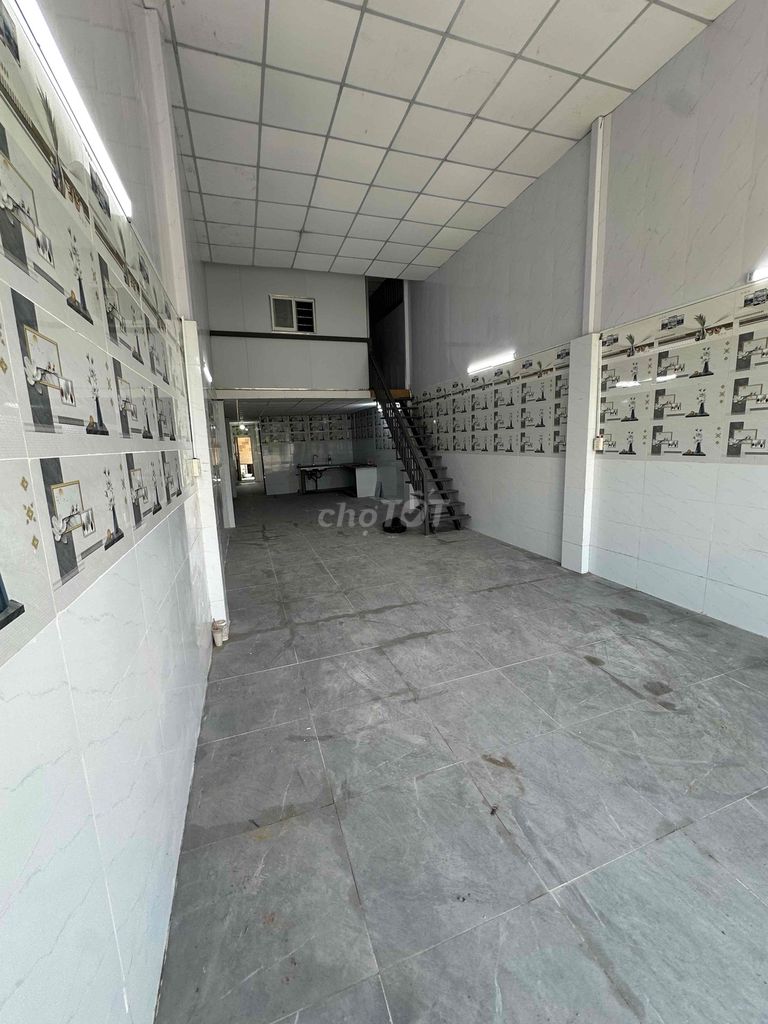 Rent the original three bedrooms 4 x 18 meters