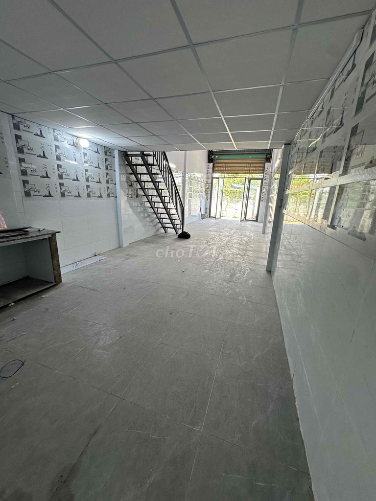 Rent the original three bedrooms 4 x 18 meters