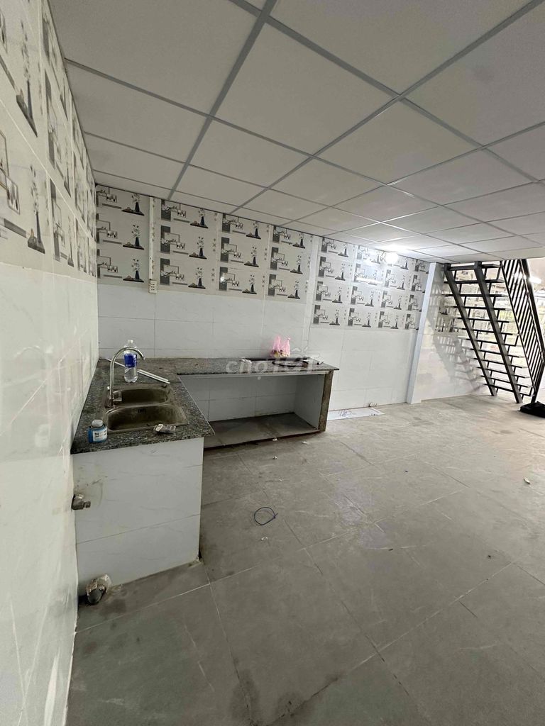 Rent the original three bedrooms 4 x 18 meters