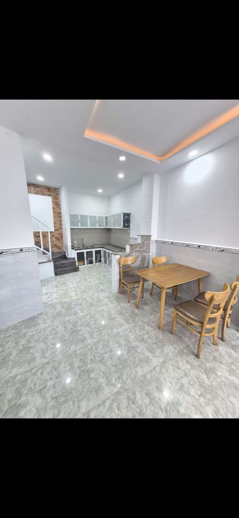 Rent two bedrooms. Two new toilets. Hext Lê Trọng Tấn.
