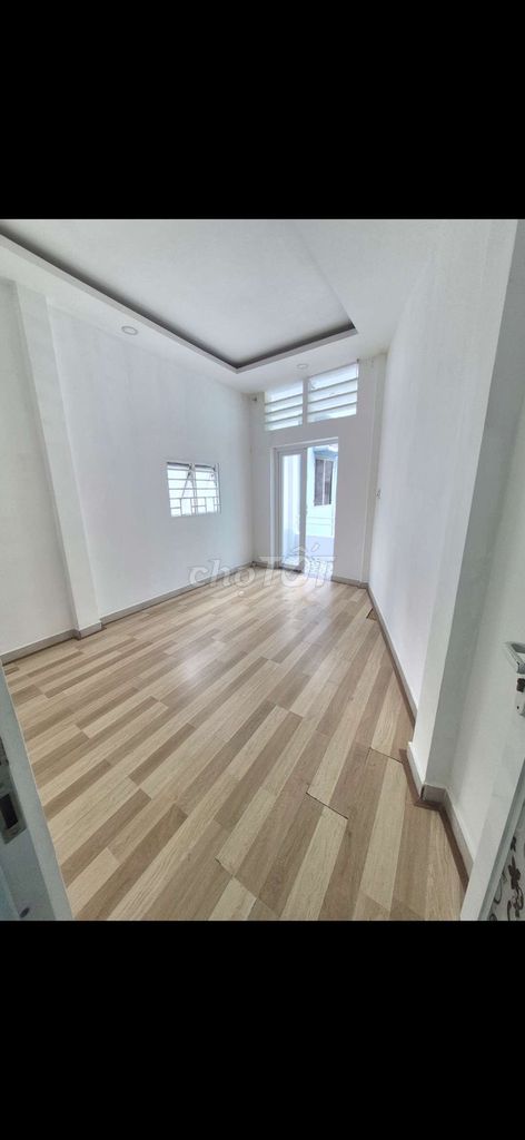 Rent two bedrooms. Two new toilets. Hext Lê Trọng Tấn.