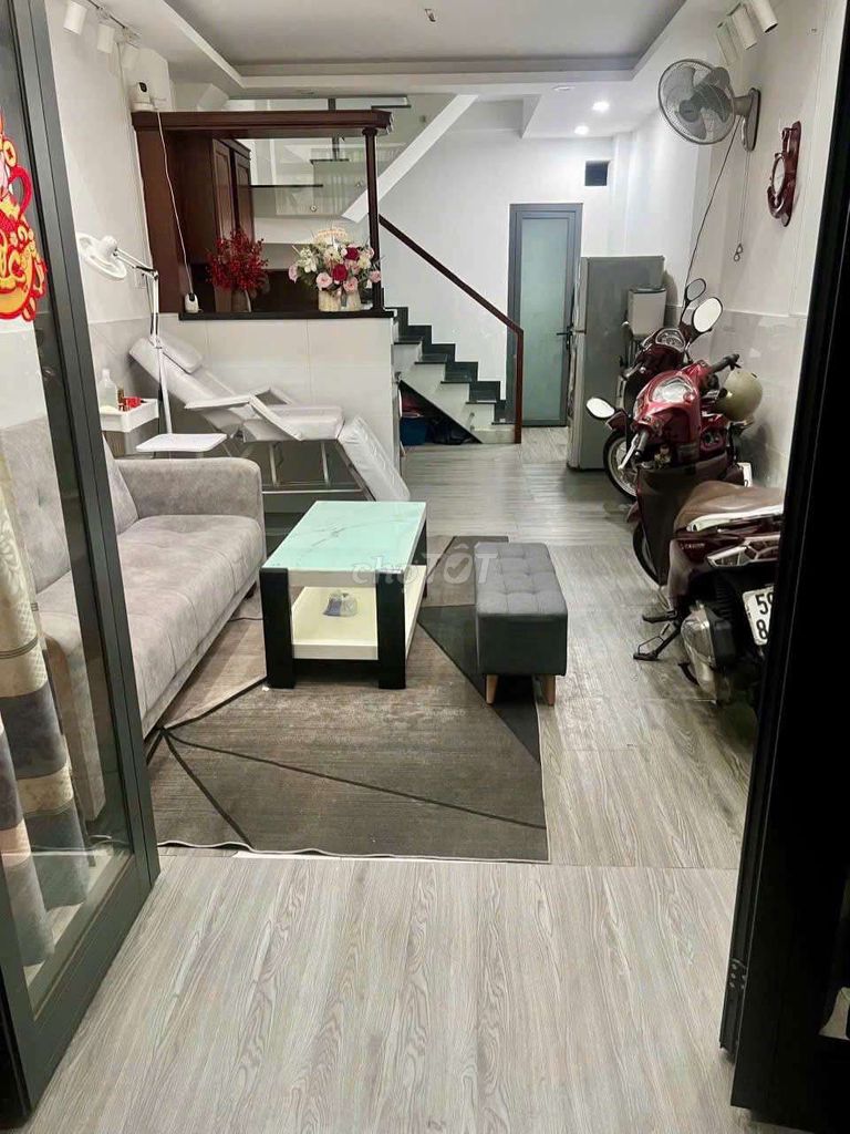 The clean three bedrooms will be four-to-one-one-five-million-year-old bathrooms.