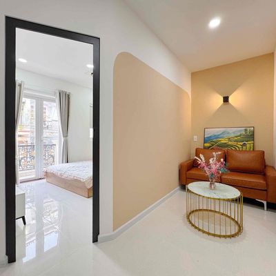 One bedroom has a balcony that's 40 meters wide in the third-grade Viettel building.