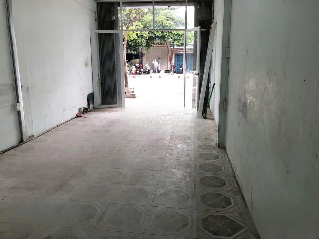 - Nguyễn Sơn 4 x13 m business front