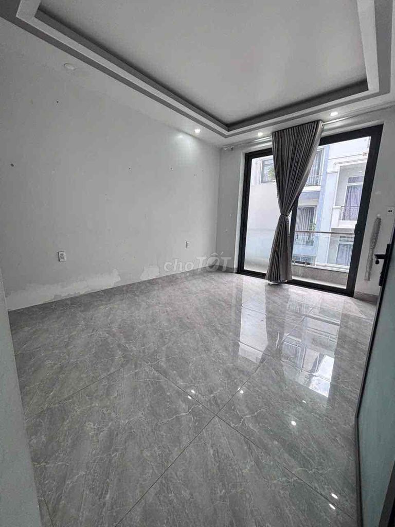 Rent 137/ 59th Street West Fair (6 x10) suspended, 3 stories, 4 bedrooms, 3