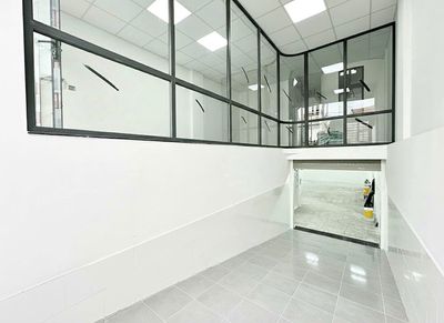 Rent the house twice. 38 B. Nguyễn Văn Trỗi.