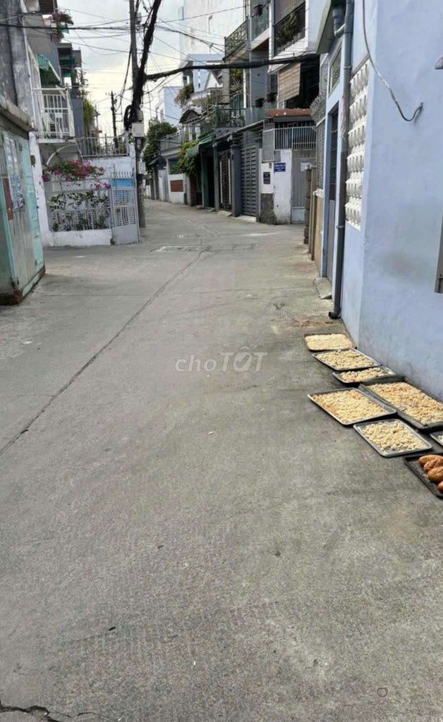 Rent two bedrooms, two toilets, 578 Lê Quang Định.
