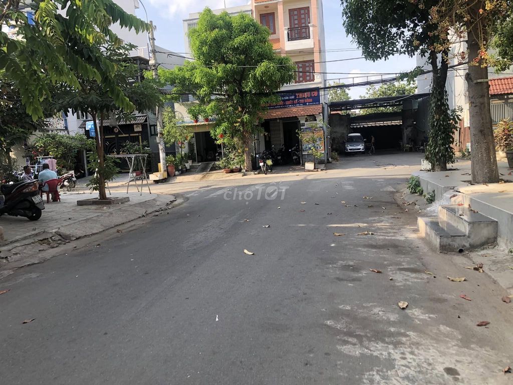 Qq Street, area 4 x 19 meters, 3/5.