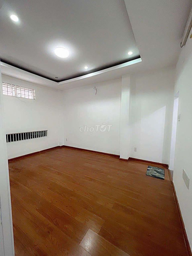 Two bedrooms, two toilets, 30 Thích Quảng Đức, Phú Nhuận