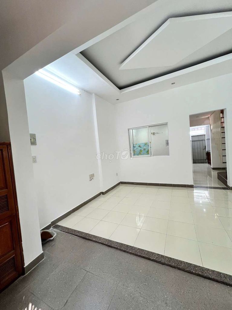 Two bedrooms, two toilets, 30 Thích Quảng Đức, Phú Nhuận