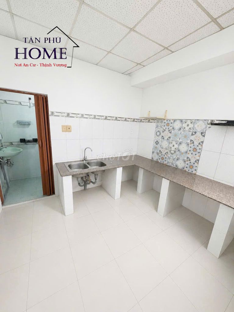 6 meters New Year's Evey _4 x 15 m_2 "3 bedroom + 2 master toilet"