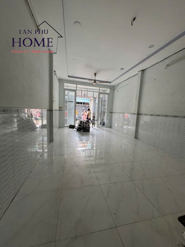 6 meters New Year's Evey _4 x 15 m_2 "3 bedroom + 2 master toilet"