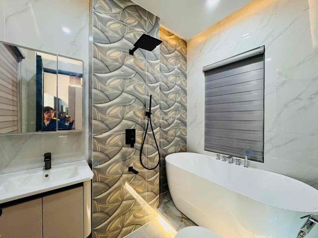 Rent 215/ Phan Huy Ích (4 x20) suspended, 3 stories, St 4 bedrooms, 6 toilets