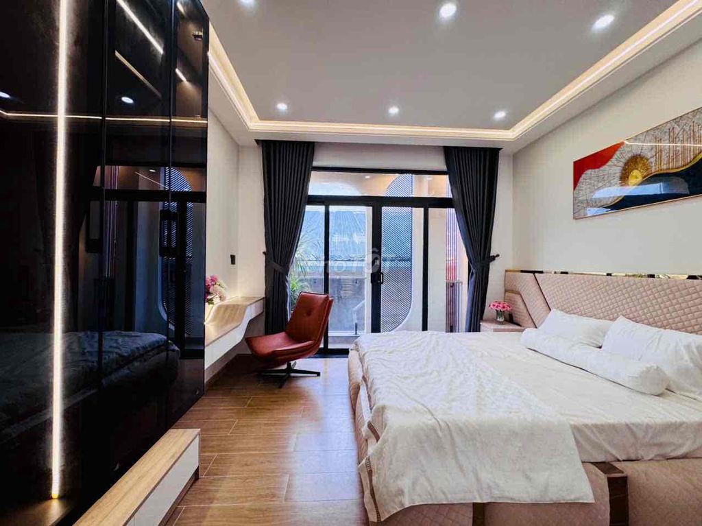 Rent 215/ Phan Huy Ích (4 x20) suspended, 3 stories, St 4 bedrooms, 6 toilets