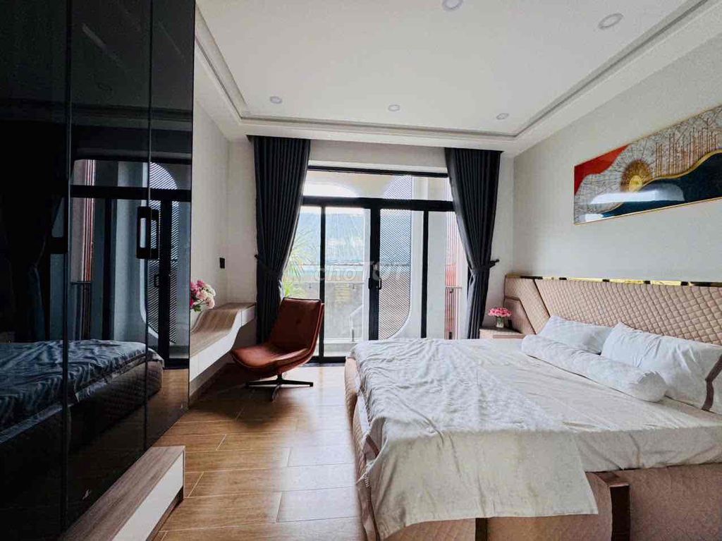 Rent 215/ Phan Huy Ích (4 x20) suspended, 3 stories, St 4 bedrooms, 6 toilets