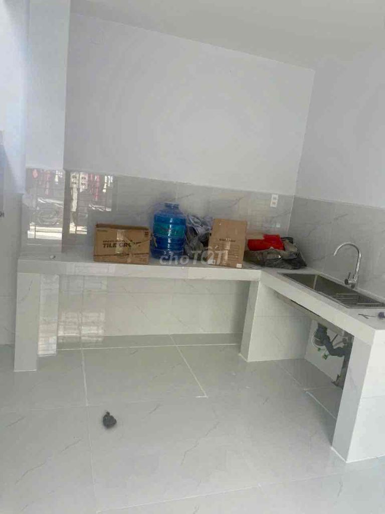 18 million -- renting a two-sided corner-- Bình Hưng Hòa, Bình Tân