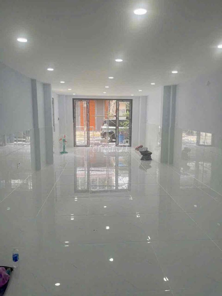 18 million -- renting a two-sided corner-- Bình Hưng Hòa, Bình Tân