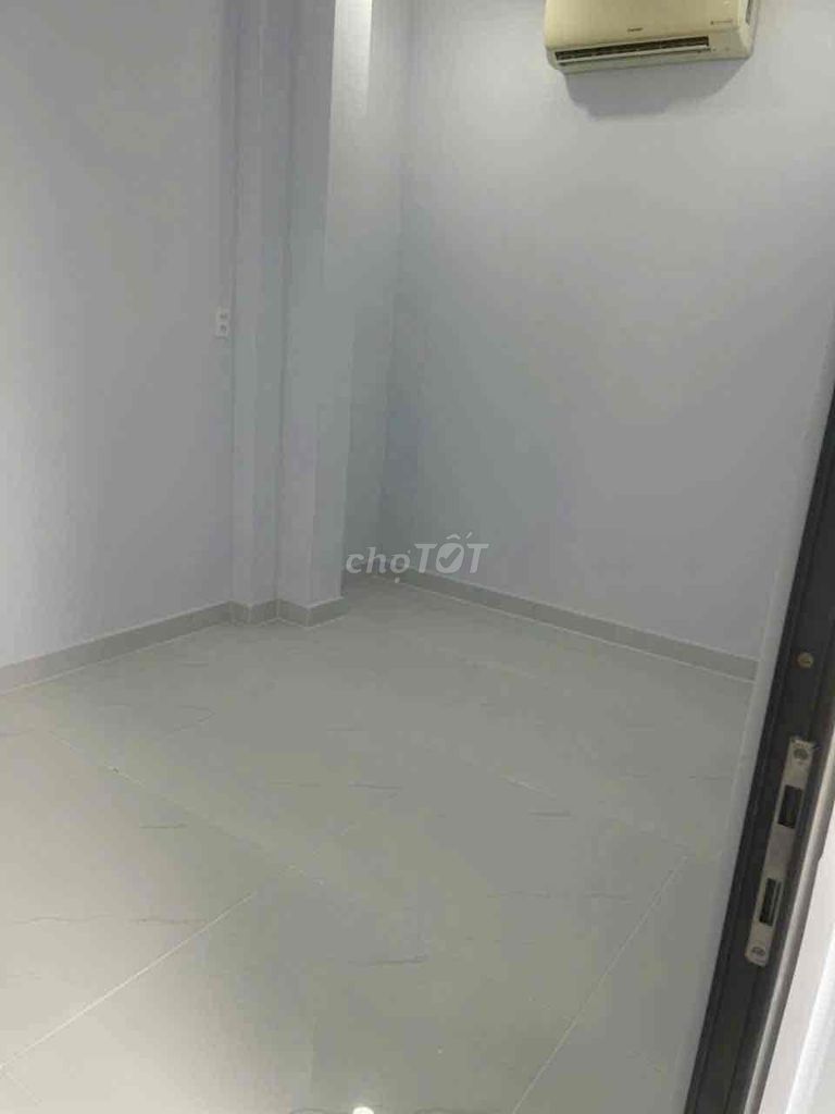18 million -- renting a two-sided corner-- Bình Hưng Hòa, Bình Tân