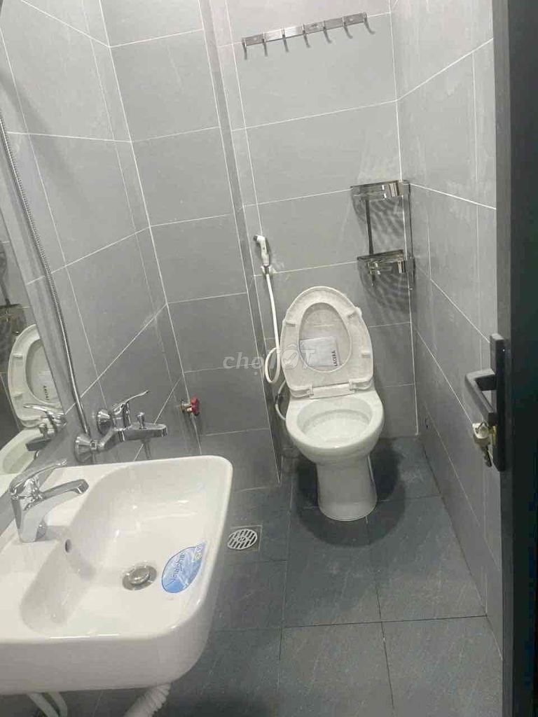 18 million -- renting a two-sided corner-- Bình Hưng Hòa, Bình Tân