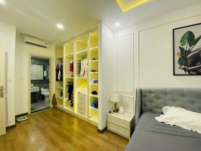 I need two bedrooms, two bedrooms, one Sunrise City low-cost furniture.