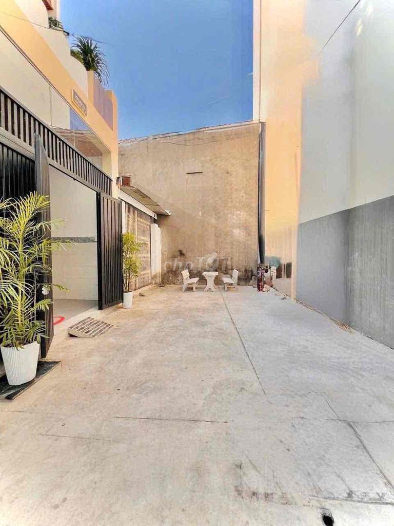 14 million - 2 floors - 4 bedrooms - for nice rent - an alley - số 3, bhh, bt