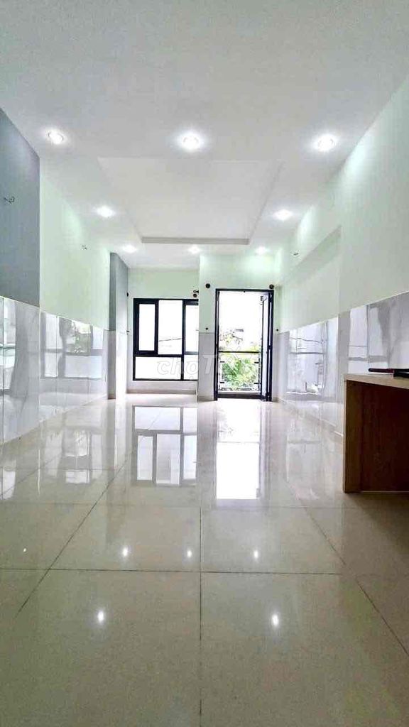 Two floors to the bedroom. Three toilets have interior near the industrial university.