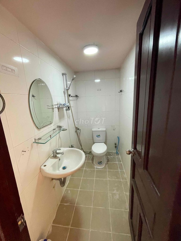 Rent a garage on Nguyễn Hồng Đào 4 x7 1st 3th floor bedroom 4 toilets