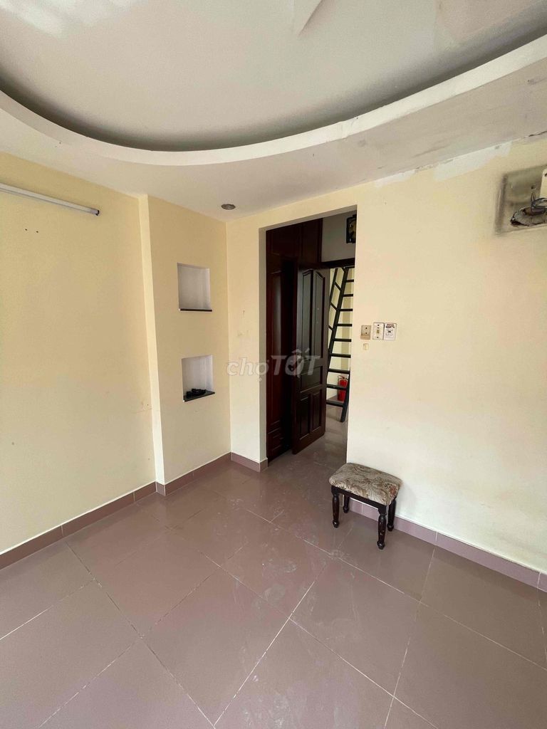 Rent a garage on Nguyễn Hồng Đào 4 x7 1st 3th floor bedroom 4 toilets