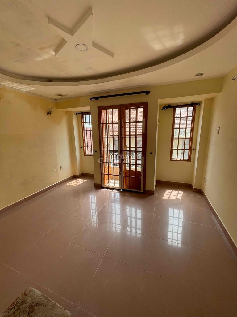 Rent a garage on Nguyễn Hồng Đào 4 x7 1st 3th floor bedroom 4 toilets