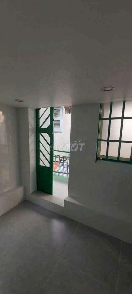 Renting Lý Chính Thắng, District 3, 2 sleeping burns, enough furniture, TLl