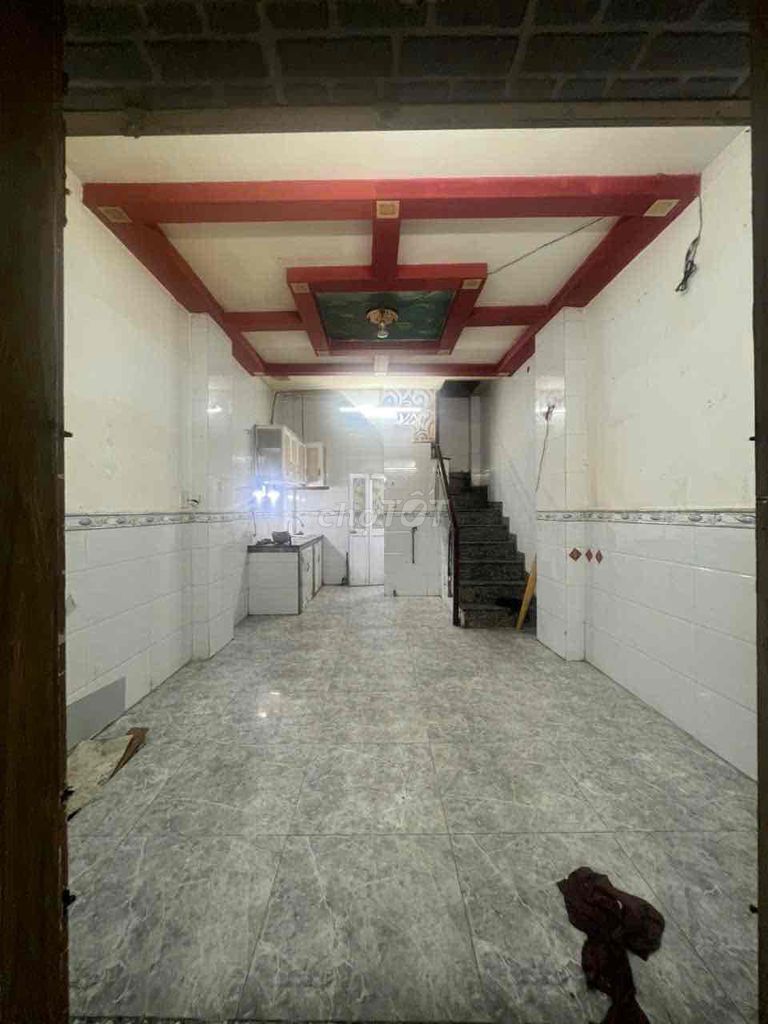 Three bedrooms right around Sen Lạc Long Quân Passes 11 alleys.