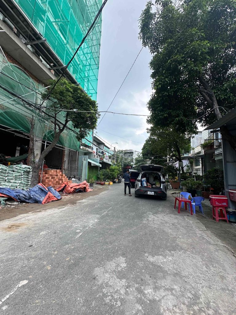 Rent the entire số 1 Tân Kiểng Tân Kiểng front line.